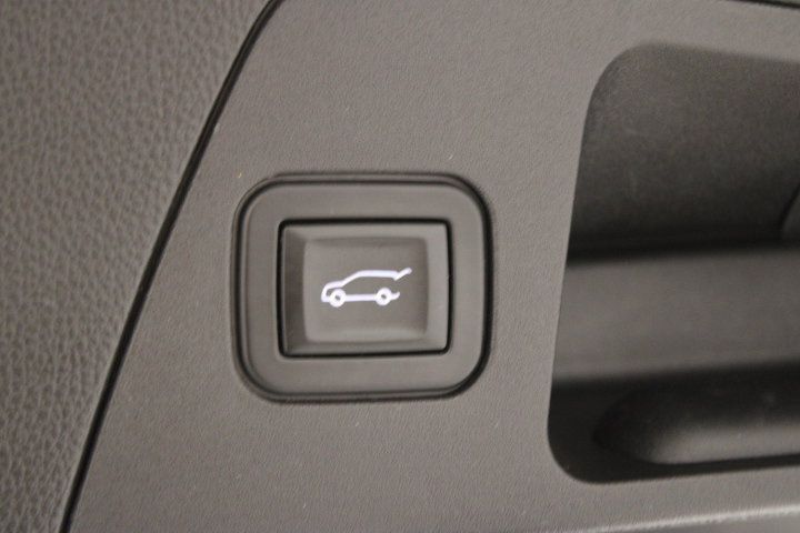 Used 2017 Buick Envision Essence FWD image 16