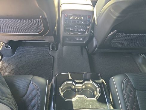 Used 2024 Jeep Grand Cherokee L Summit w/ Advanced Protech Group IV AWD/4WD image 28