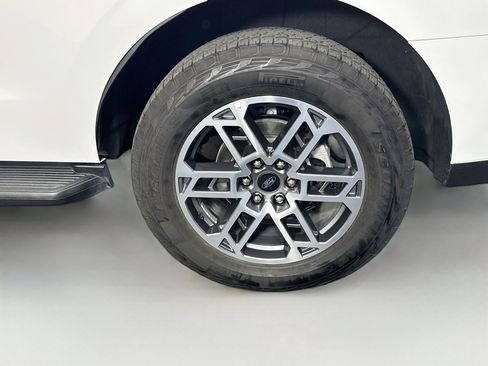 Used 2025 Ford Expedition Active AWD/4WD image 11