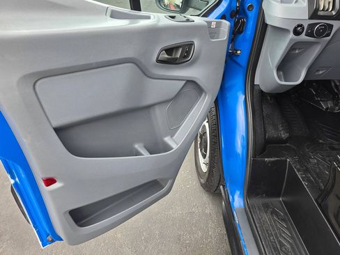 Used 2019 Ford Transit 250 148 Medium Roof RWD image 19