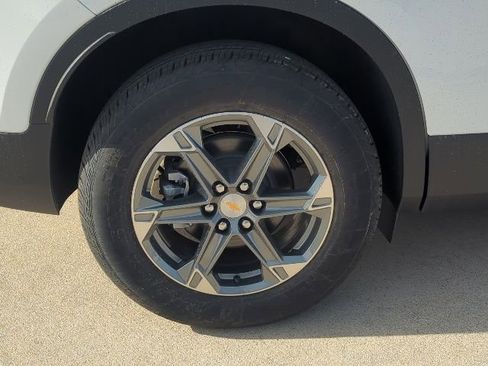 New 2026 Chevrolet Blazer LT w/ Convenience Package FWD image 3