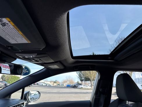 Used 2021 Toyota Corolla SE w/ SE Premium Package image 21