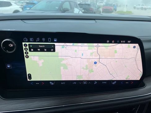 Used 2025 Chevrolet Suburban LT image 26