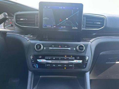 Used 2020 Ford Explorer Limited AWD/4WD image 23