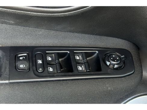 Used 2019 Jeep Renegade Sport w/ Sport Appearance Group AWD/4WD image 12