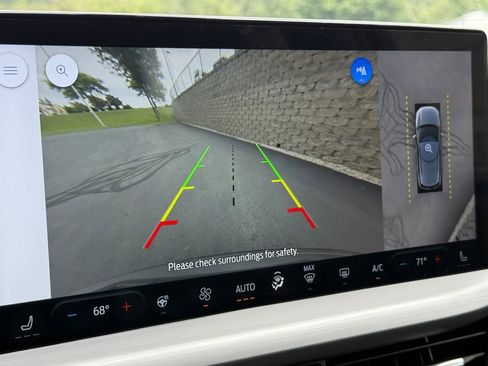 Used 2024 Ford Escape Base w/ PHEV Premium Package image 23