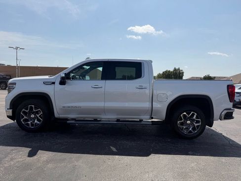 Used 2024 GMC Sierra 1500 SLT RWD image 10