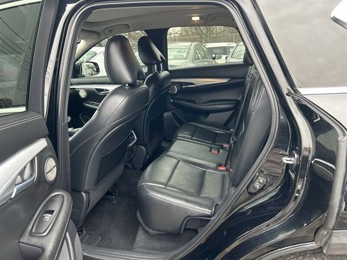 Used 2019 INFINITI QX50 Essential w/ Premium Heat Package image 11