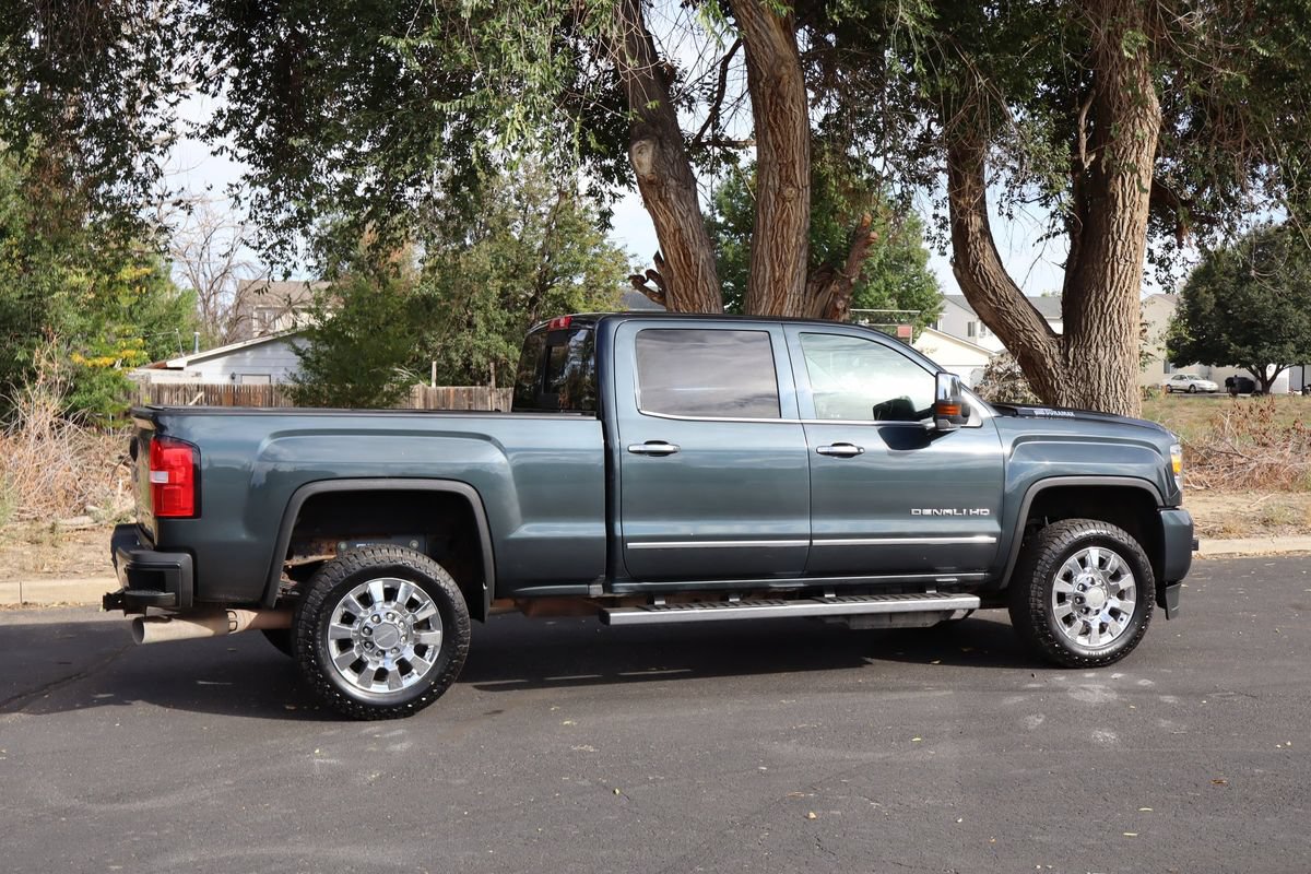 Used 2019 GMC Sierra 2500 Denali AWD/4WD image 4