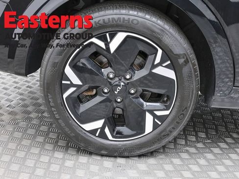 Used 2024 Kia Niro Wind w/ Wind Preserve Package FWD image 30