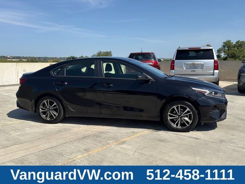 Used 2023 Kia Forte LXS FWD image 3