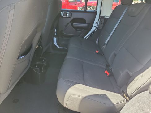 Used 2022 Jeep Wrangler Unlimited Sport image 8