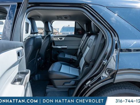 Used 2023 Ford Explorer XLT w/ Equipment Group 202A AWD/4WD image 23