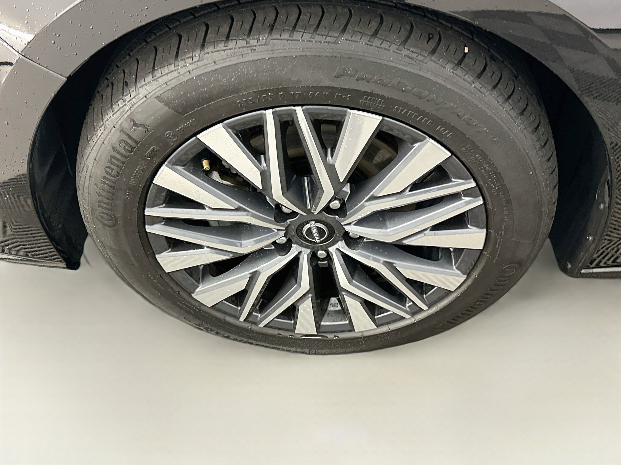 Used 2025 Nissan Altima 2.5 SV FWD image 11