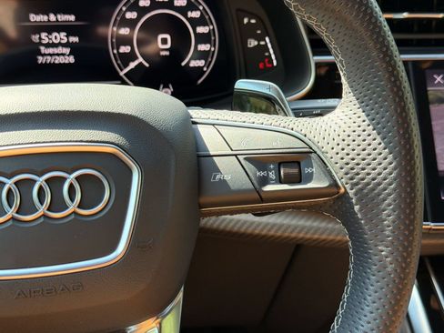 Used 2024 Audi RS Q8 w/ Black Optic Package AWD/4WD image 28