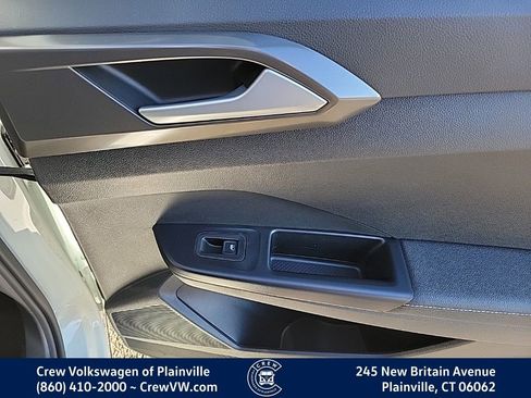 New 2026 Volkswagen Taos SE image 45