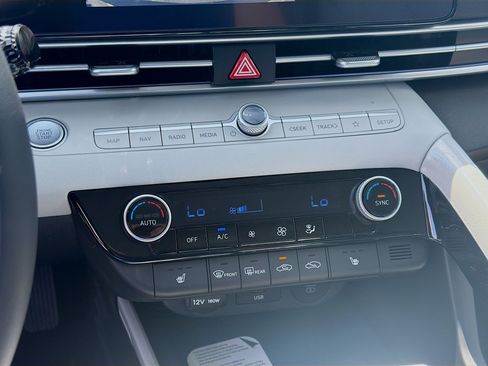 New 2026 Hyundai Elantra Limited FWD image 12