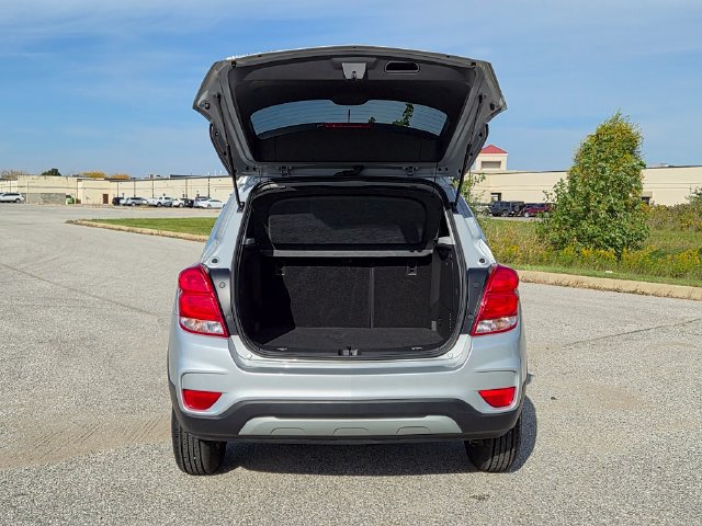 Used 2022 Chevrolet Trax LT w/ LT Convenience Package AWD/4WD image 10