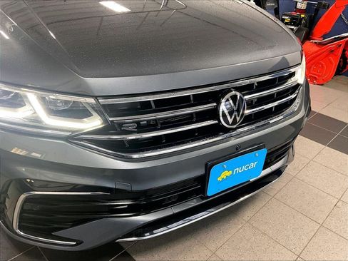 Used 2022 Volkswagen Tiguan SEL R-Line AWD/4WD image 32