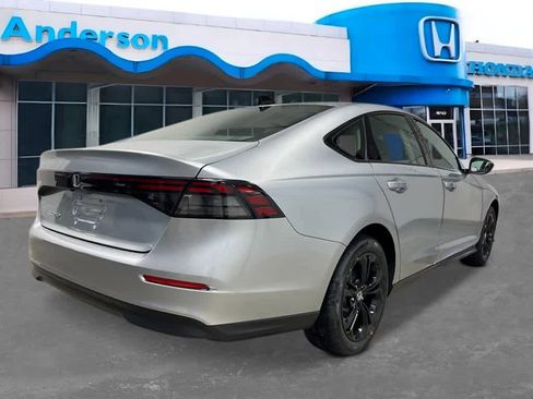 Certified 2025 Honda Accord SE image 6