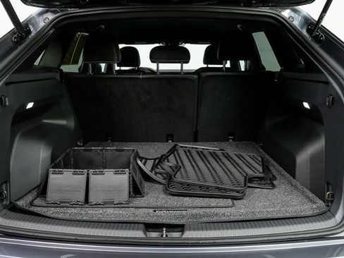 Certified 2025 Volkswagen Atlas Cross Sport SE image 28