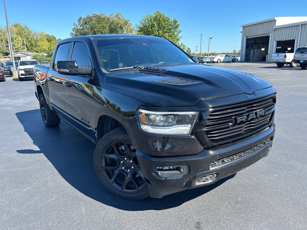 Used 2023 RAM 1500 Laramie AWD/4WD image 1