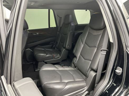 Used 2019 Cadillac Escalade Luxury AWD/4WD image 12
