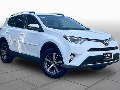 Used 2016 Toyota RAV4 XLE AWD/4WD image 2