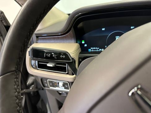 Used 2022 Lincoln Nautilus Reserve w/ Luxury Package image 21