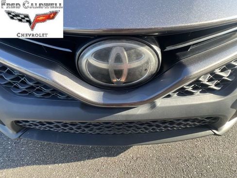 Used 2019 Toyota Camry SE FWD image 35