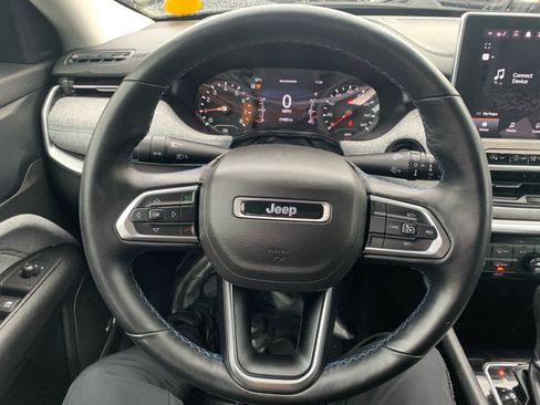 Used 2022 Jeep Compass Latitude w/ Sun and Sound Group image 16