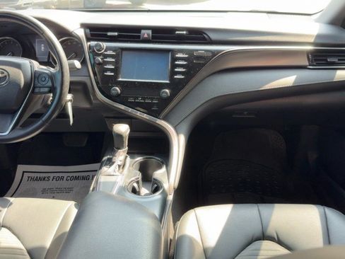 Used 2019 Toyota Camry SE FWD image 13