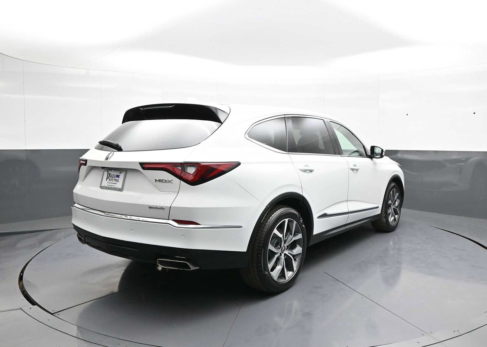Certified 2024 Acura MDX w/ Technology Package AWD/4WD image 5