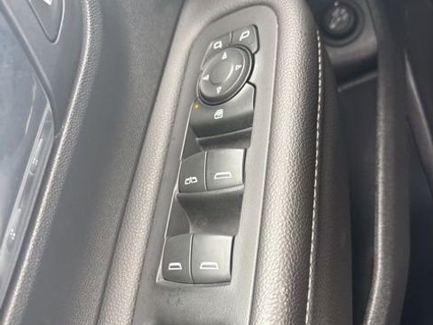 Used 2019 GMC Terrain Denali w/ Comfort Package image 17