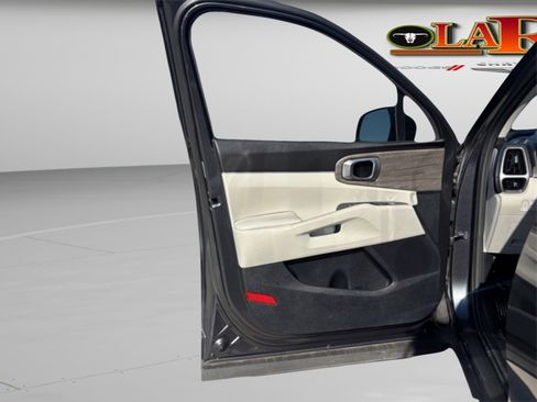 Used 2022 Kia Sorento EX image 24