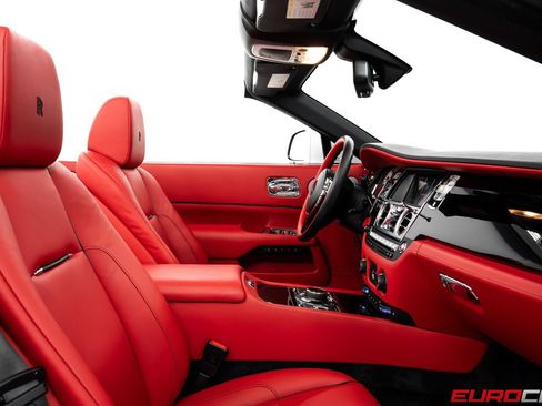 Used 2018 Rolls-Royce Dawn RWD image 37
