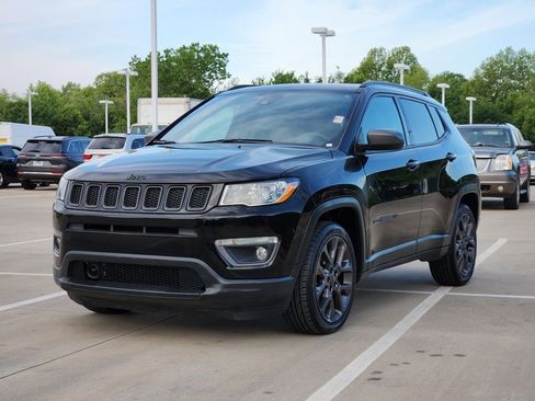 Used 2021 Jeep Compass Latitude w/ Sun and Sound Group FWD image 3