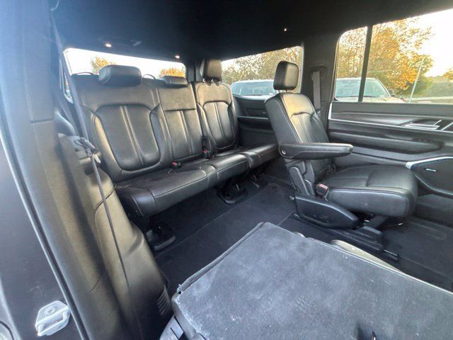 Used 2024 Jeep Wagoneer Series II AWD/4WD image 8