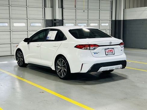 Used 2021 Toyota Corolla SE image 16