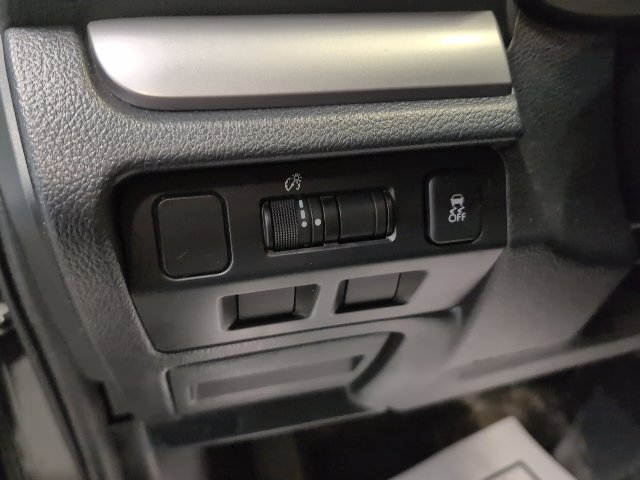 Used 2018 Subaru Forester 2.5i Premium w/ Protection Package #1 AWD/4WD image 15
