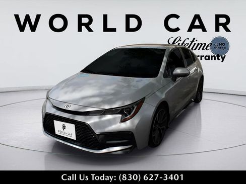 Used 2022 Toyota Corolla SE image 3