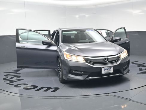 Used 2017 Honda Accord Sport image 22