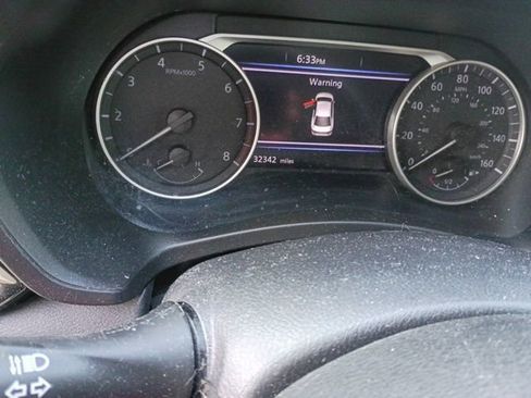 Used 2022 Nissan Sentra SV w/ Lighting Package image 15