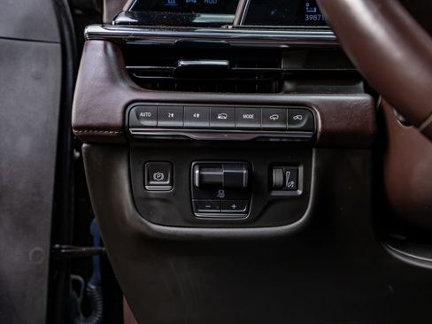 Used 2023 Cadillac Escalade Sport Platinum image 18