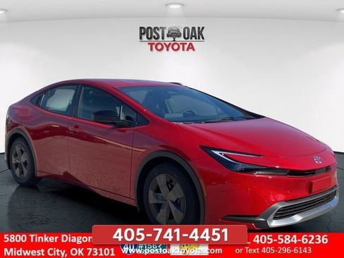 New 2026 Toyota Prius Plug-In Hybrid FWD image 1