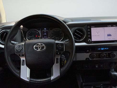 Used 2021 Toyota Tacoma SR5 RWD image 17