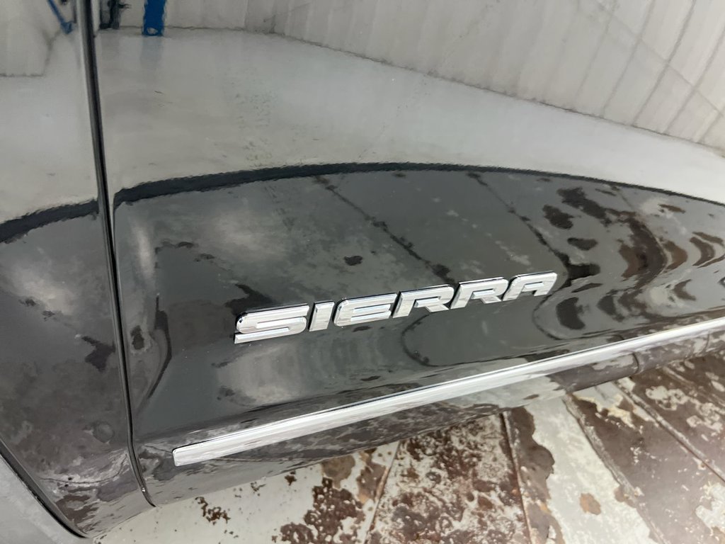 Used 2018 GMC Sierra 1500 SLT w/ SLT Premium Package AWD/4WD image 25