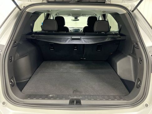 Used 2021 Chevrolet Equinox LT FWD image 23