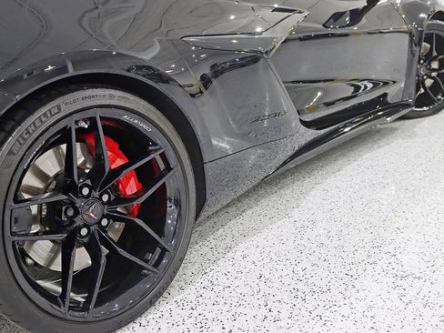 Used 2026 Chevrolet Corvette Z06 w/ Stealth Interior Trim Package RWD image 13