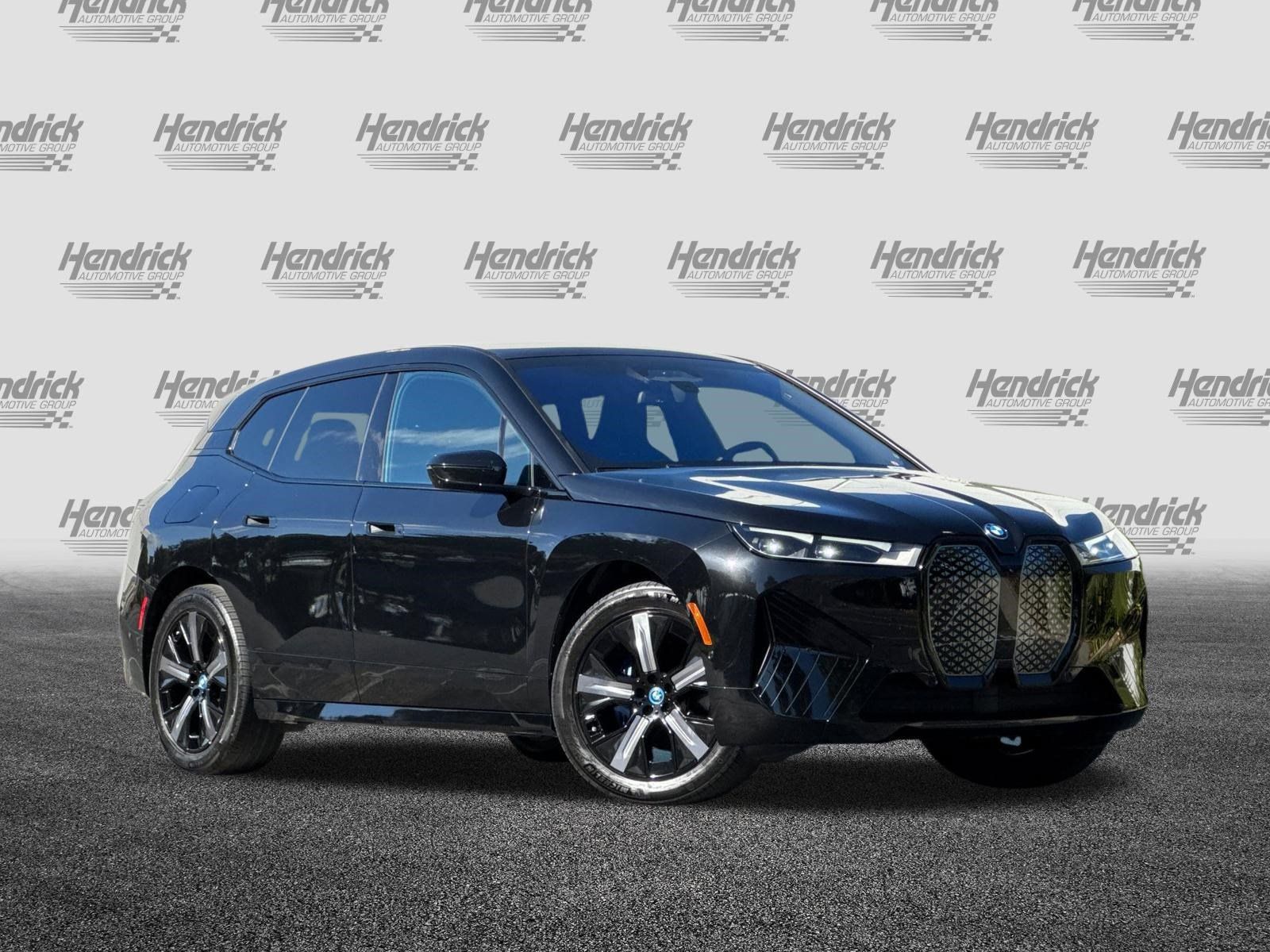 Used 2024 BMW iX xDrive50 w/ Sport Package AWD/4WD image 2